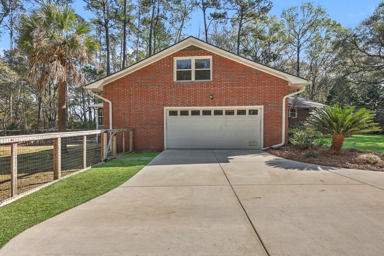 1854 Hutton Court Photo 7