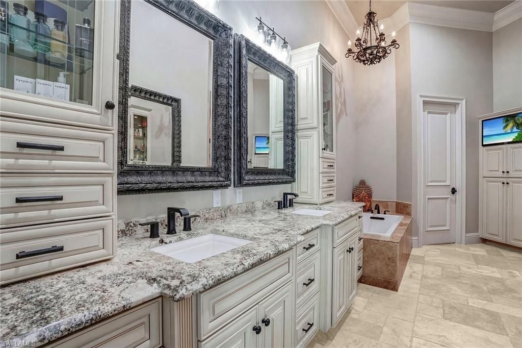 7562 Cordoba Cir, Naples, FL 34109 Photo