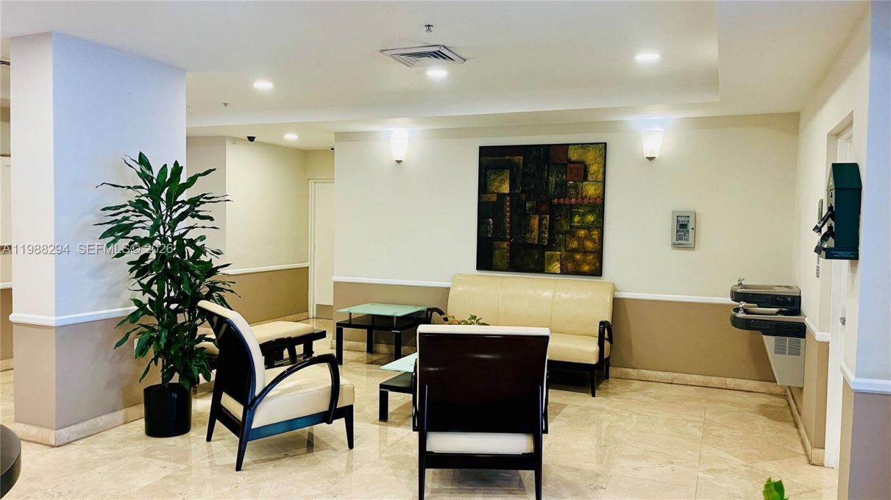 900 SW 8th St , Unit 1509, Miami, FL 33130 Photo