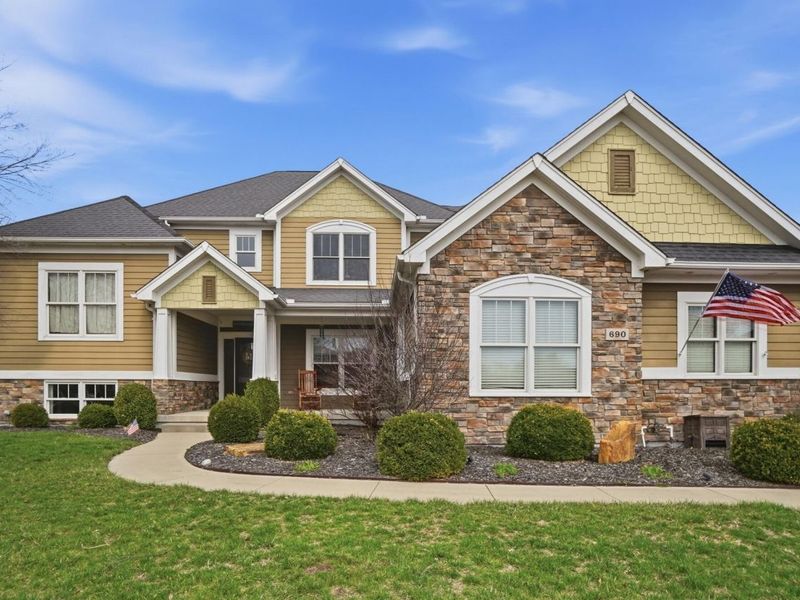 690 Rosecrest Drive, Troy, OH 45373 Photo 2