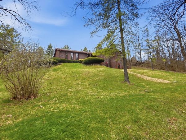 3831 Crescent Hill Road, Springfield, OH 45502