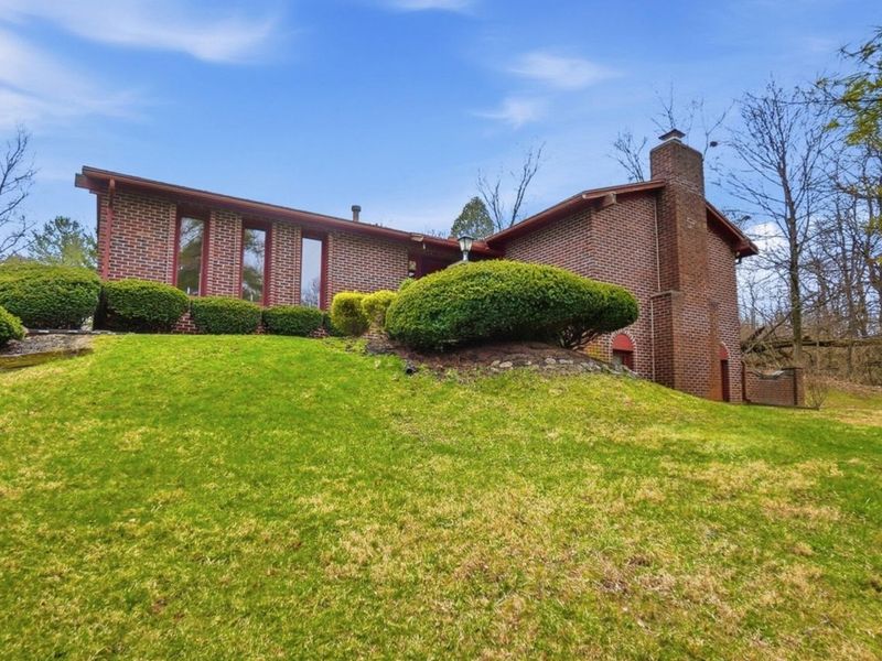 3831 Crescent Hill Road, Springfield, OH 45502 Photo 2