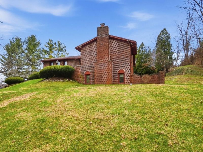 3831 Crescent Hill Road, Springfield, OH 45502 Photo 4