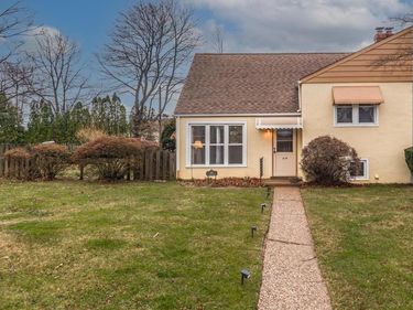 836 CLYDE LANE, PHILADELPHIA, PA 19128