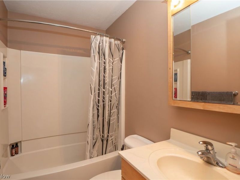 856 Morningview Avenue , Akron, OH 44305 Photo 15