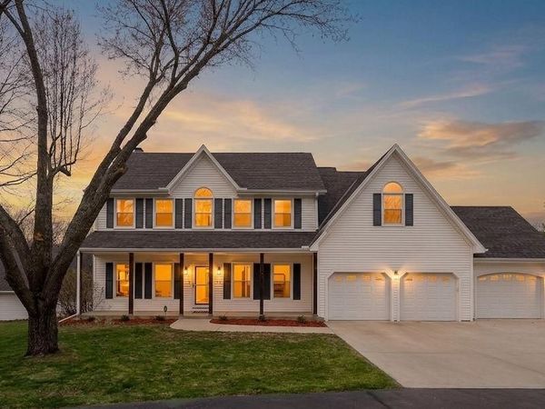 5550 Clare Road, Shawnee, KS 66226