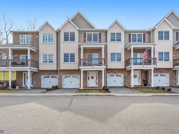 3 Brandon Ct, Butler, NJ 07405