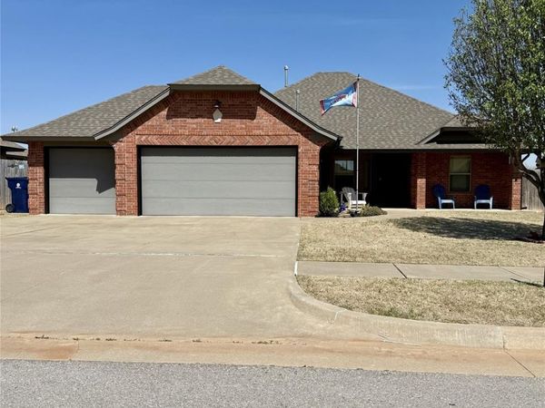 11041 NW 8th Street, Yukon, OK 73099