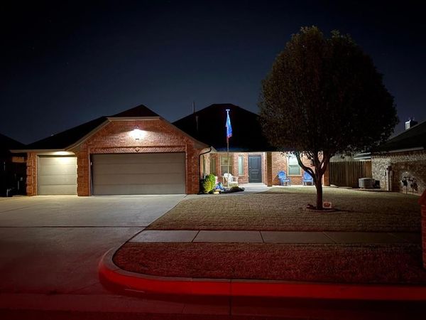 11041 NW 8th Street, Yukon, OK 73099