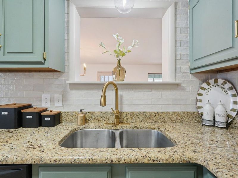 1079 Acton Road, Columbus, OH 43224 Photo 8