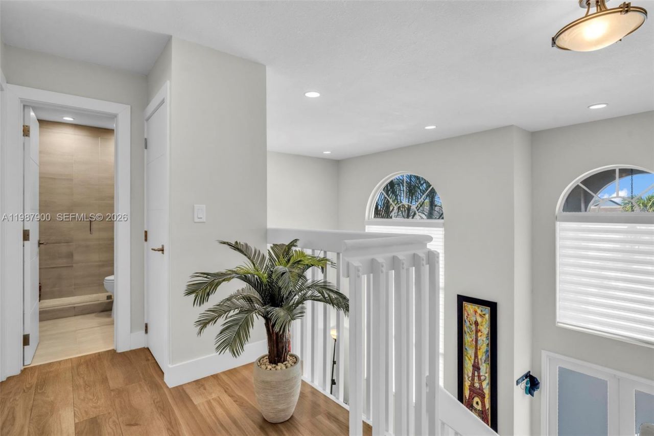 15726 SW 76th Ter, Miami, FL 33193 Photo