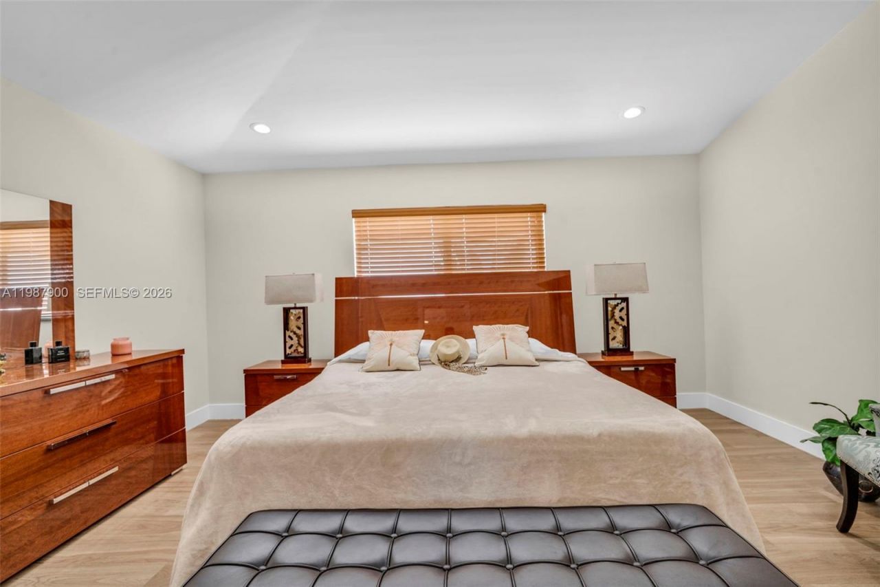 15726 SW 76th Ter, Miami, FL 33193 Photo