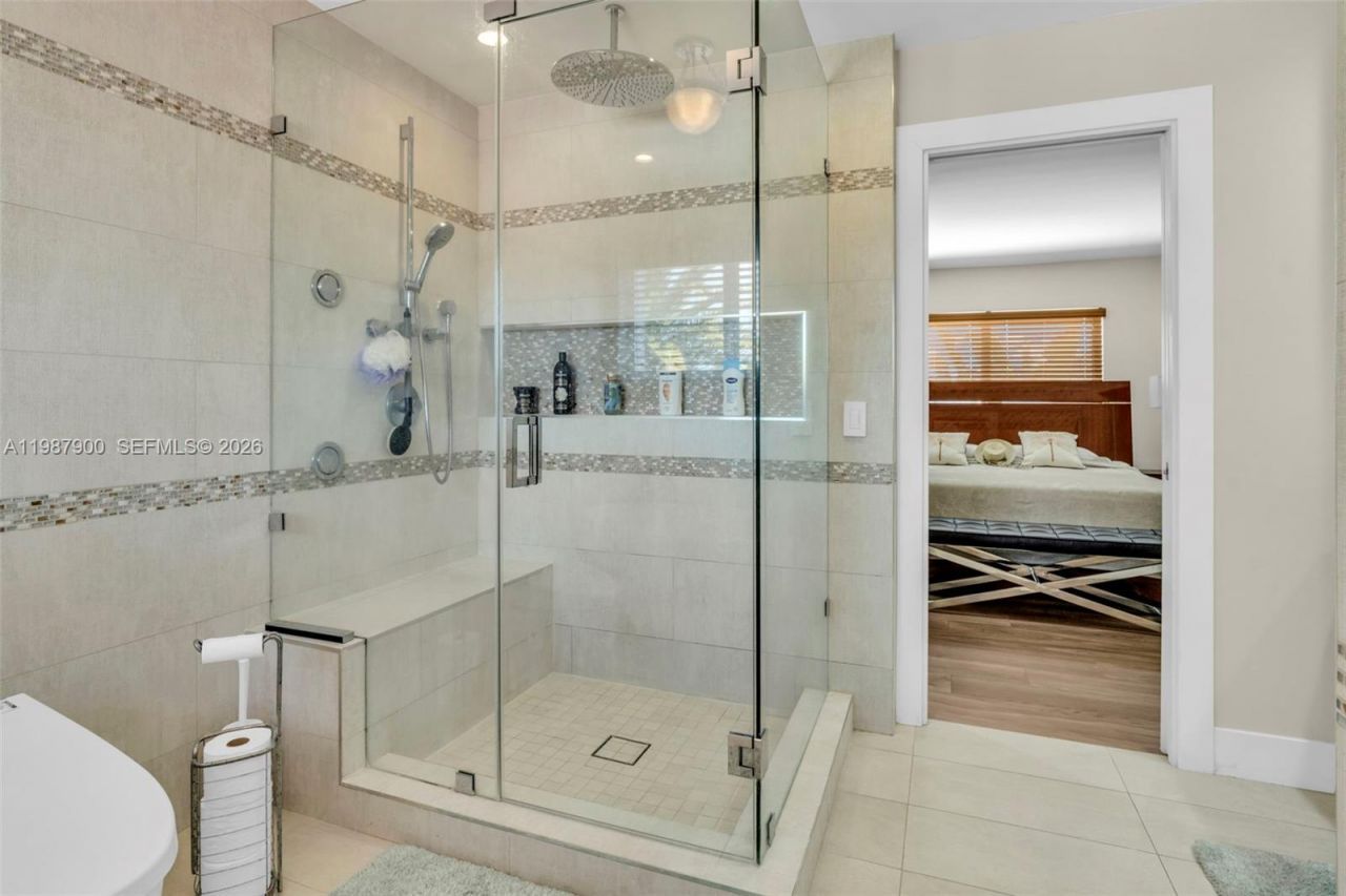 15726 SW 76th Ter, Miami, FL 33193 Photo