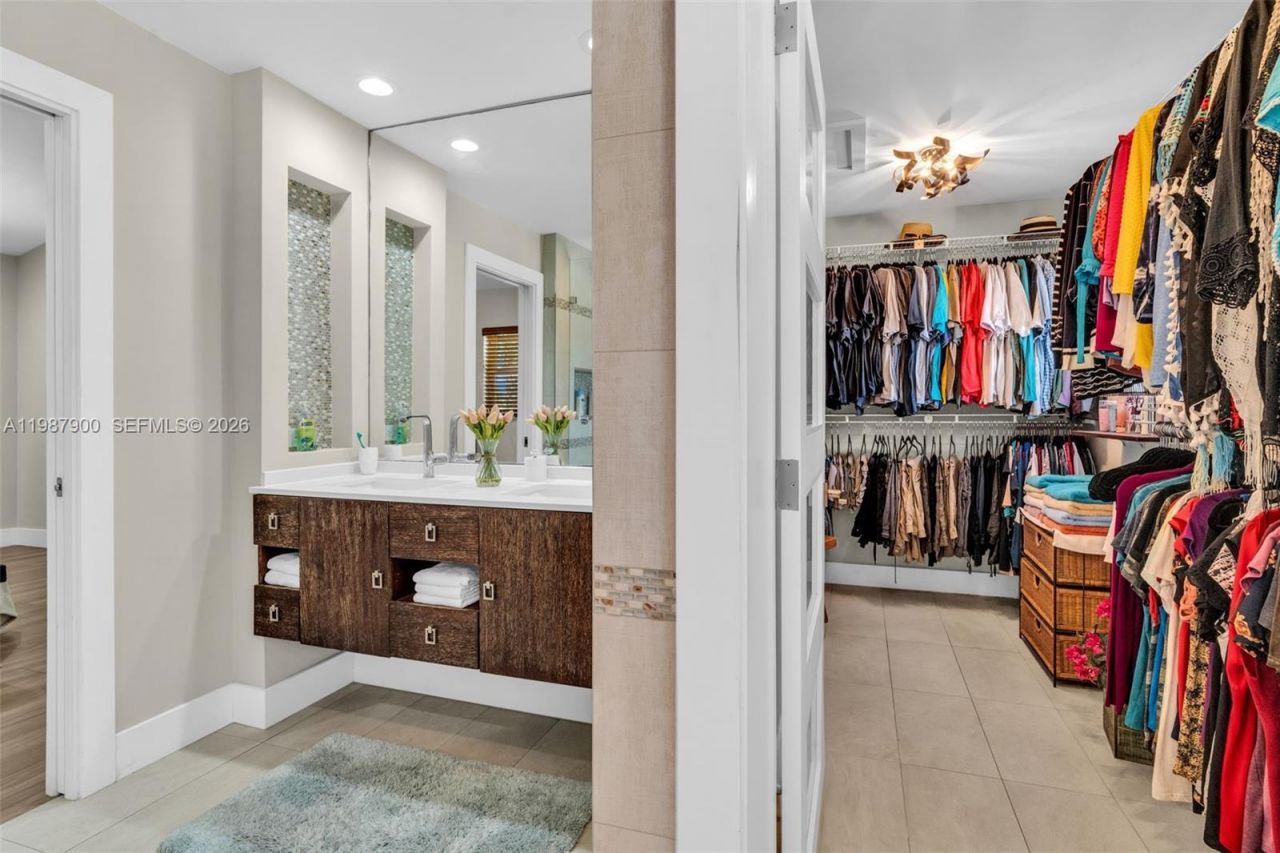 15726 SW 76th Ter, Miami, FL 33193 Photo