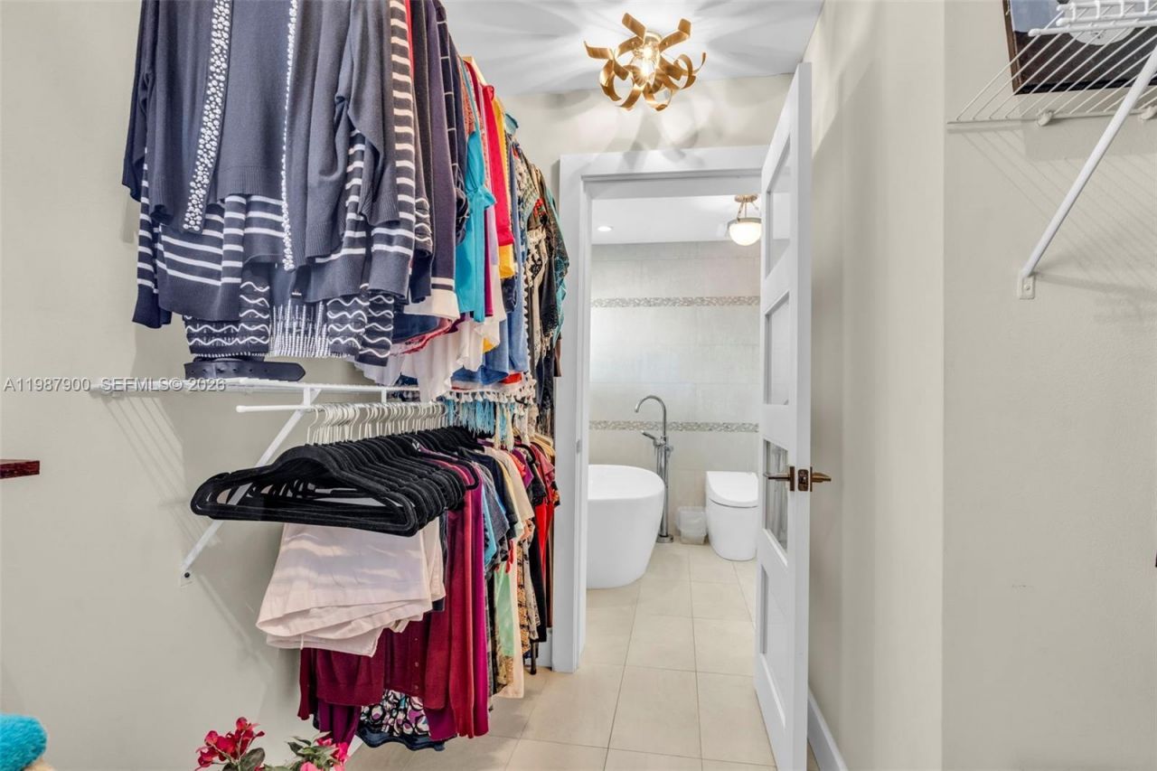 15726 SW 76th Ter, Miami, FL 33193 Photo