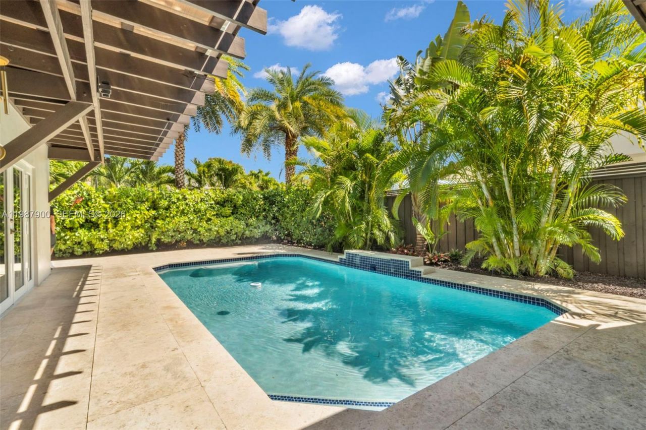 15726 SW 76th Ter, Miami, FL 33193 Photo