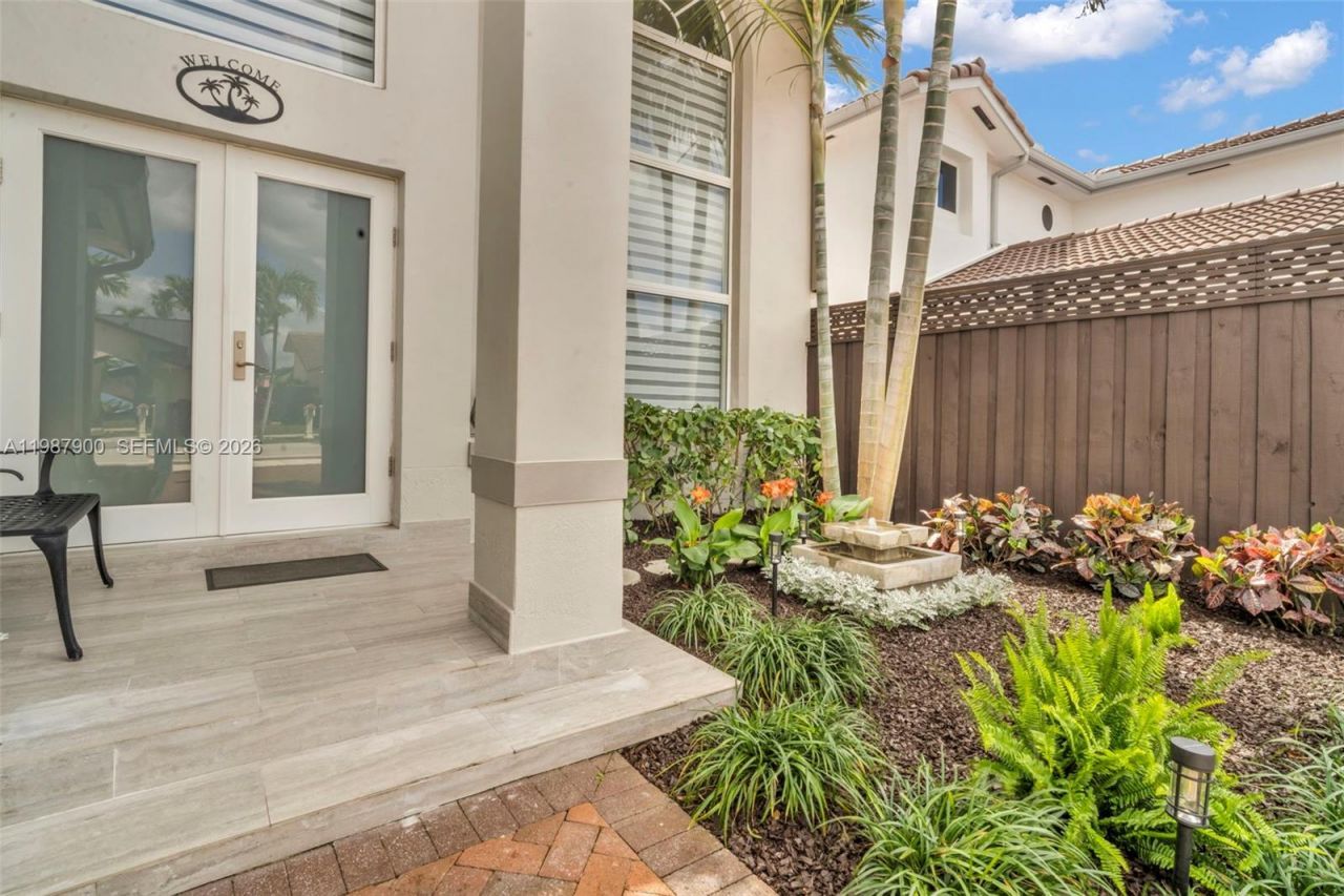 15726 SW 76th Ter, Miami, FL 33193 Photo