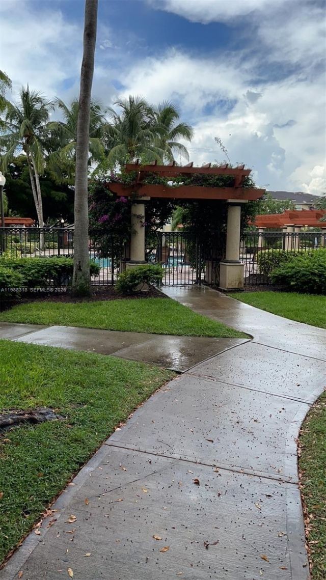 4195 N Haverhill Rd , Unit 318, West Palm Beach, FL 33417 Photo