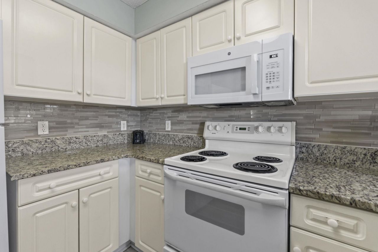 201 77th Ave. N  Photo 21