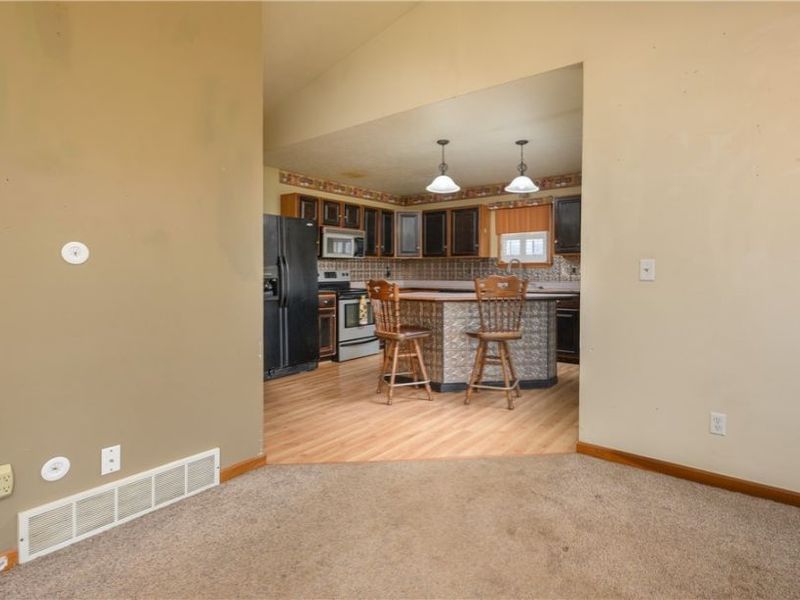 223 E 9th Street , Uhrichsville, OH 44683 Photo 11