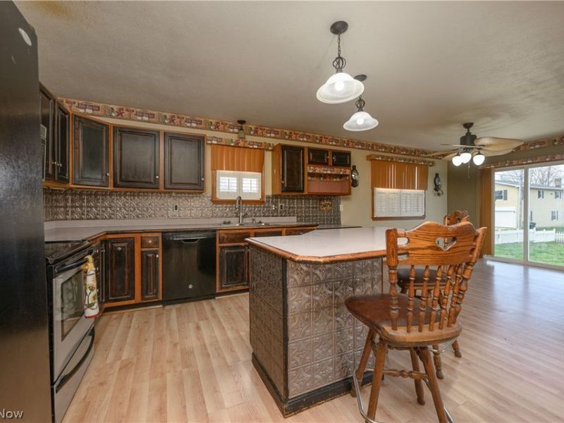 223 E 9th Street , Uhrichsville, OH 44683 Photo 12