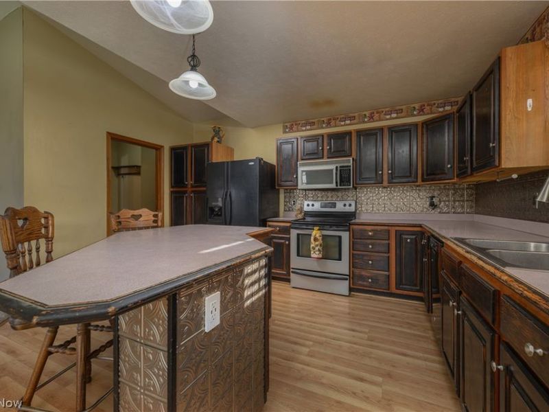 223 E 9th Street , Uhrichsville, OH 44683 Photo 14