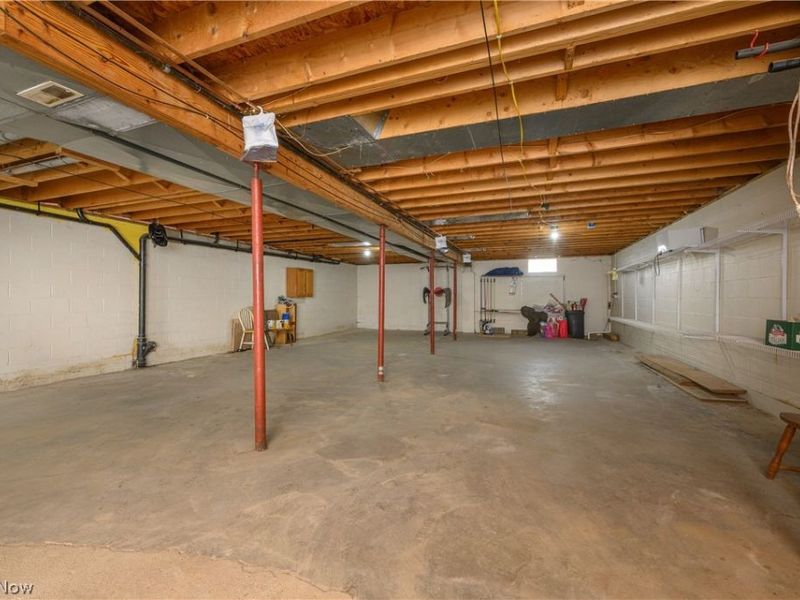 223 E 9th Street , Uhrichsville, OH 44683 Photo 23