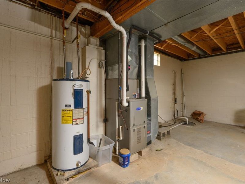 223 E 9th Street , Uhrichsville, OH 44683 Photo 24