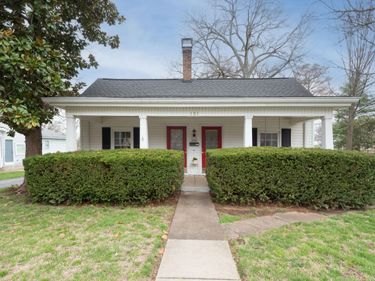 131 Montgomery Avenue, Versailles, KY 40383