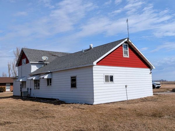 225 Garfield Avenue, Clifford, ND 58016