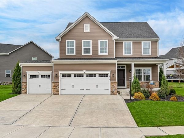 3036 Eagle Ridge Dr, Valencia, PA 16059