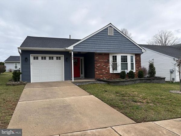103 CARRIAGE HILL COURT, COLUMBUS, NJ 08022