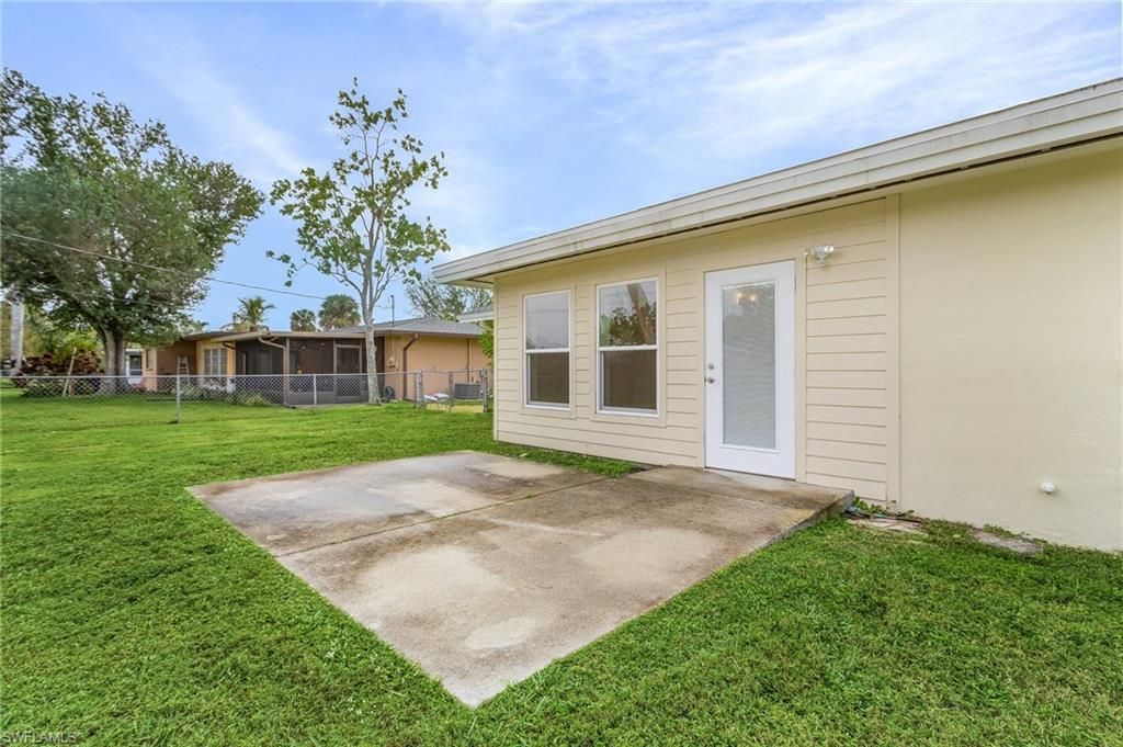 1015 El Mar Ave, Fort Myers, FL 33919 Photo