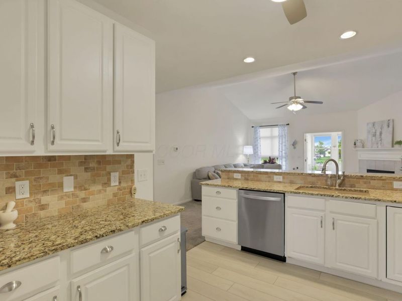 157 Pebble Creek Drive, Pataskala, OH 43062 Photo 13