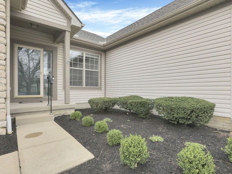 157 Pebble Creek Drive, Pataskala, OH 43062 Photo 3