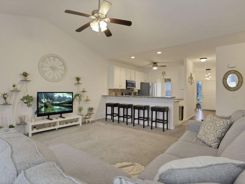 157 Pebble Creek Drive, Pataskala, OH 43062 Photo 7