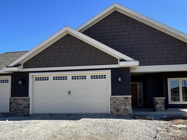 1373 PRAIRIE LAKE CIRCLE, Neenah, WI 54956