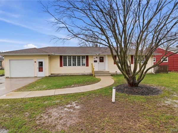 18 Hoover Parkway, Lockport, NY 14094