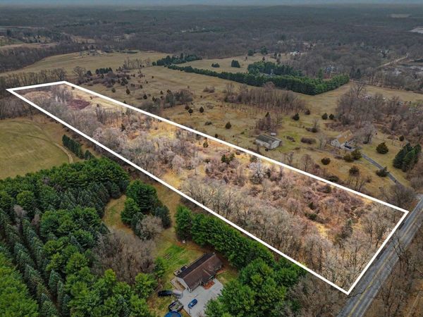 Waterloo Road, Chelsea, MI 48118