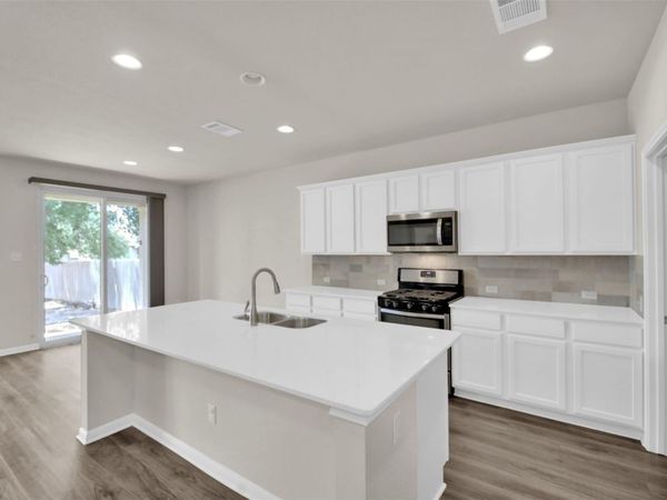 1829 Chickasaw RUN, Leander, TX 78641