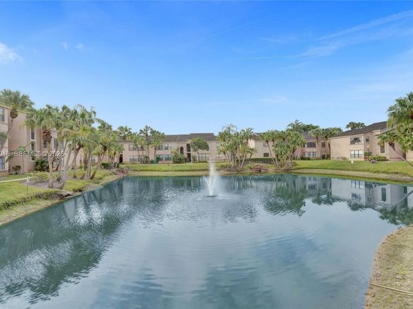 2846 S University Dr , Unit 4102, Davie, FL 33328