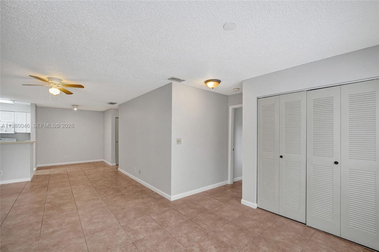 2846 S University Dr , Unit 4102, Davie, FL 33328 Photo