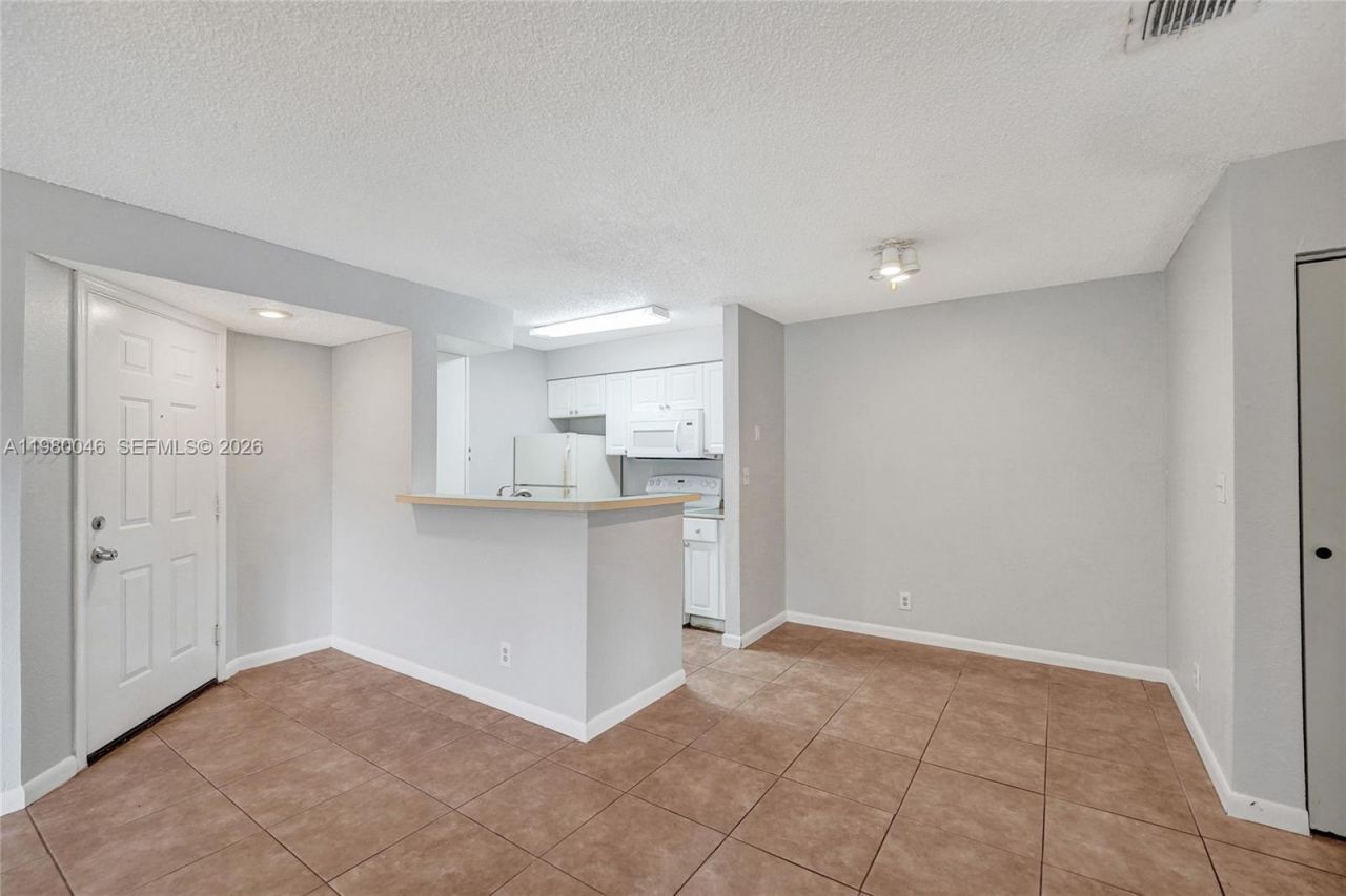 2846 S University Dr , Unit 4102, Davie, FL 33328 Photo