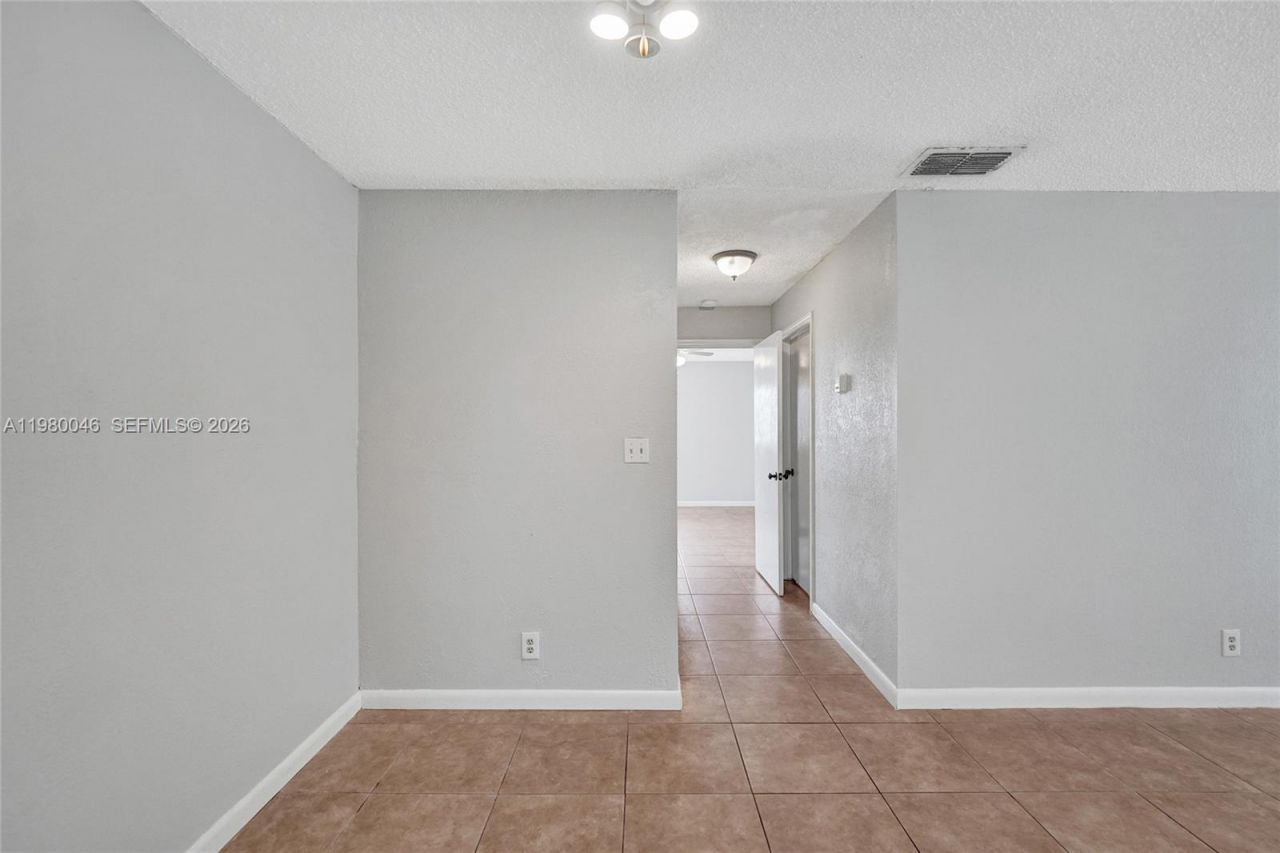 2846 S University Dr , Unit 4102, Davie, FL 33328 Photo