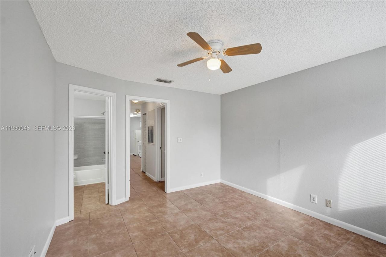 2846 S University Dr , Unit 4102, Davie, FL 33328 Photo