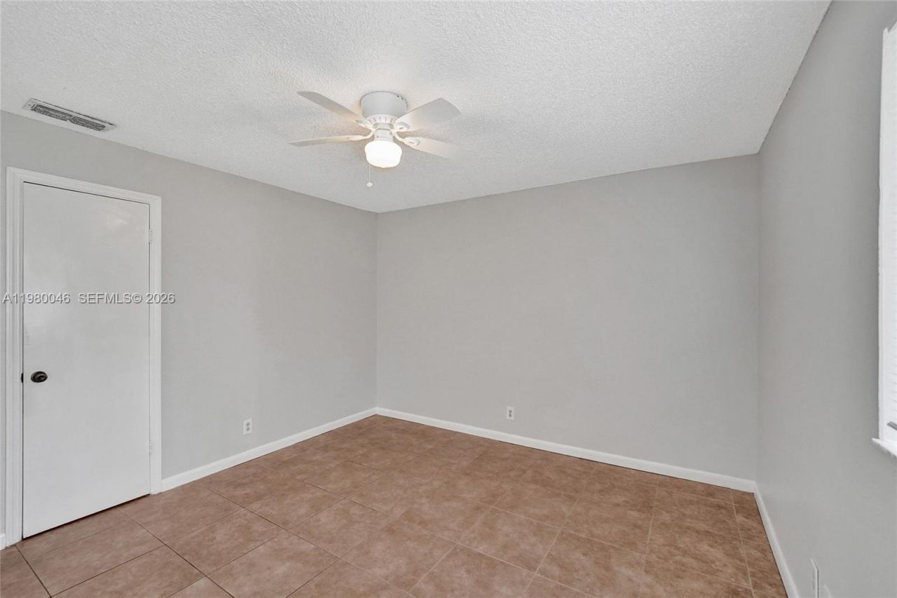 2846 S University Dr , Unit 4102, Davie, FL 33328 Photo