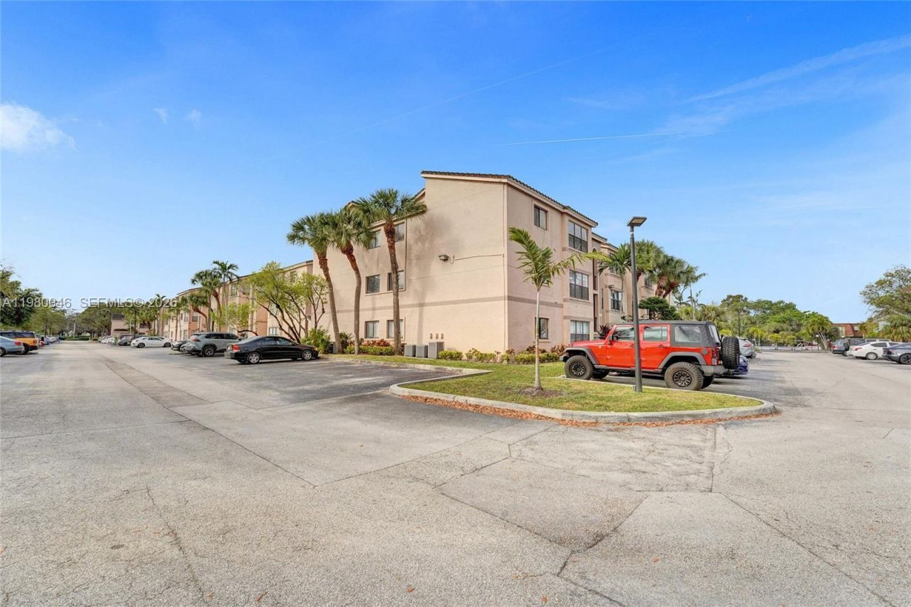 2846 S University Dr , Unit 4102, Davie, FL 33328 Photo