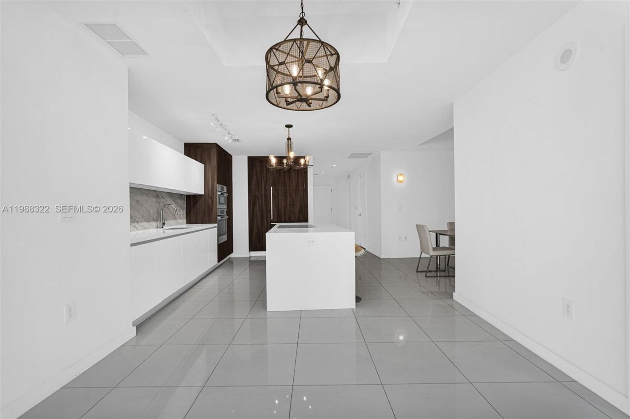 851 NE 1st Ave , Unit 2912, Miami, FL 33132 Photo