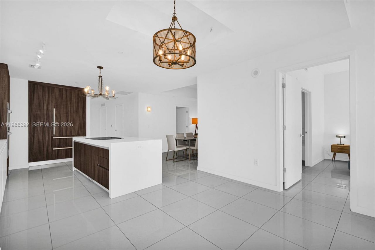 851 NE 1st Ave , Unit 2912, Miami, FL 33132 Photo