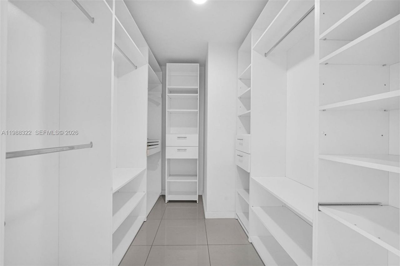 851 NE 1st Ave , Unit 2912, Miami, FL 33132 Photo